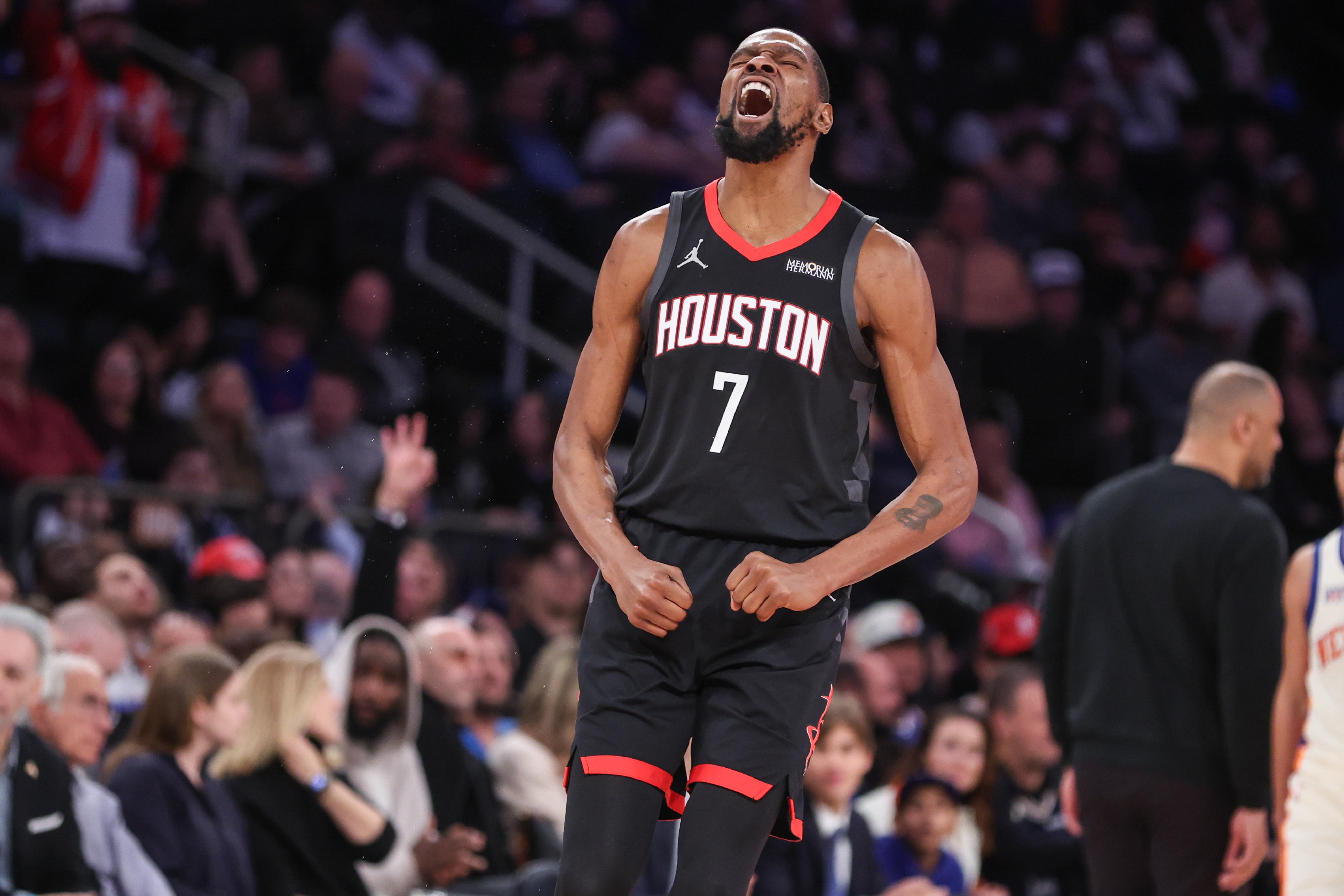 开云在线-KD全明星后场均29.4分6.1板5.1助&amp;命中率54.1% 同期总得分联盟第1